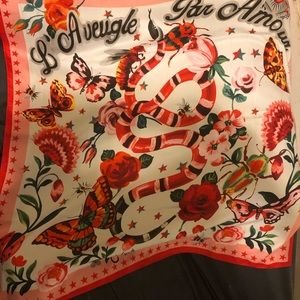 Gucci  l'aveugle par amour Scarf